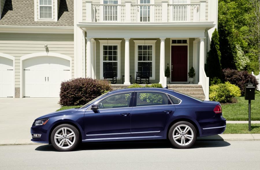  Volkswagen Passat 2011 года  (US) (фото 70 из 111)